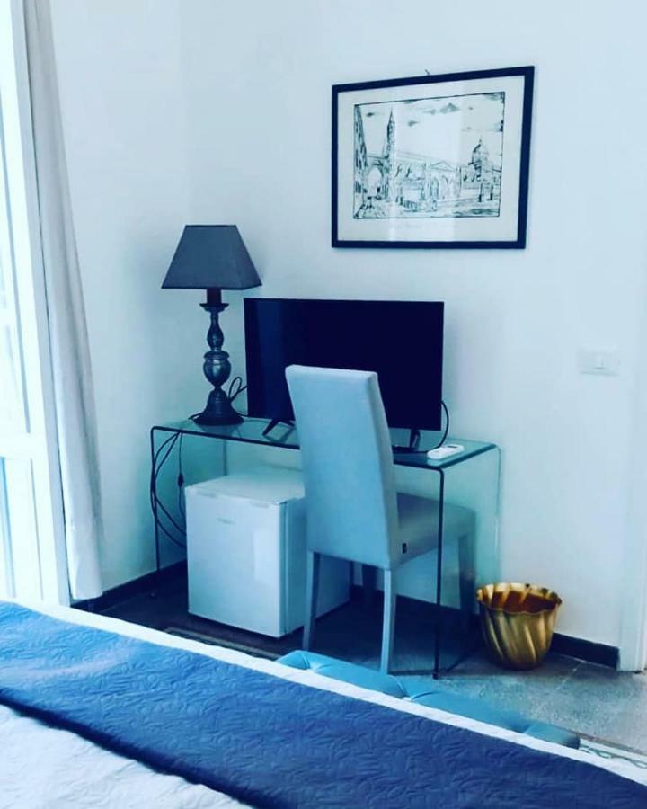 B&B Charme Centre-Ville Artistic & Literary Rooms Palermo Exteriör bild